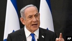 Beniamin Netanyahu e tot mai izolat politic, spun analiștii.