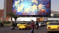 نمایی از میدان ولی‌عصر تهران در روز سوم اسفند