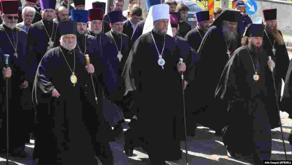 Mitropolitul Vladimir conduce ostilitățile împotriva Legii egalității în drepturi...