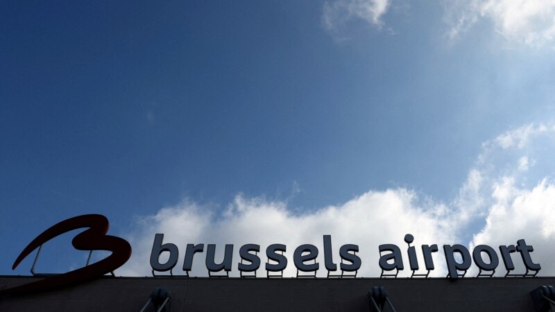 Un atac cibernetic provoacă întârzieri și anulări de zboruri pe aeroporturi europene mari, inclusiv Heathrow, Bruxelles, Berlin