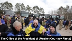 За словами Віткоффа, останнього обміну полоненими було «досягнуто завдяки тривалим та детальним мирним переговорам за вказівкою президента Дональда Трампа». 
