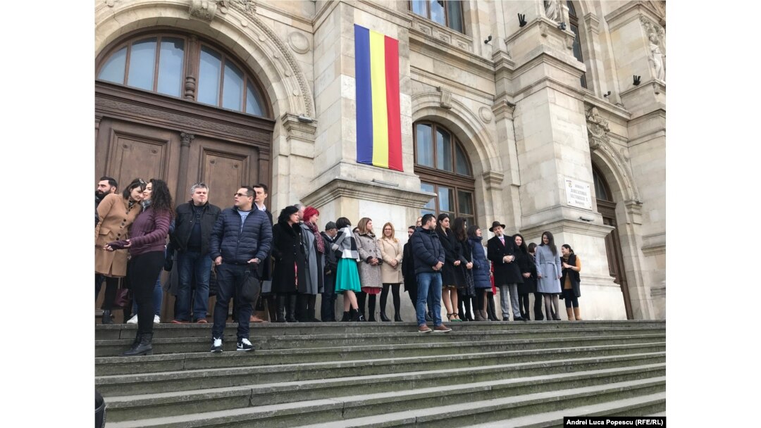 GALERIE FOTO. Magistrații au ieșit din nou la protest