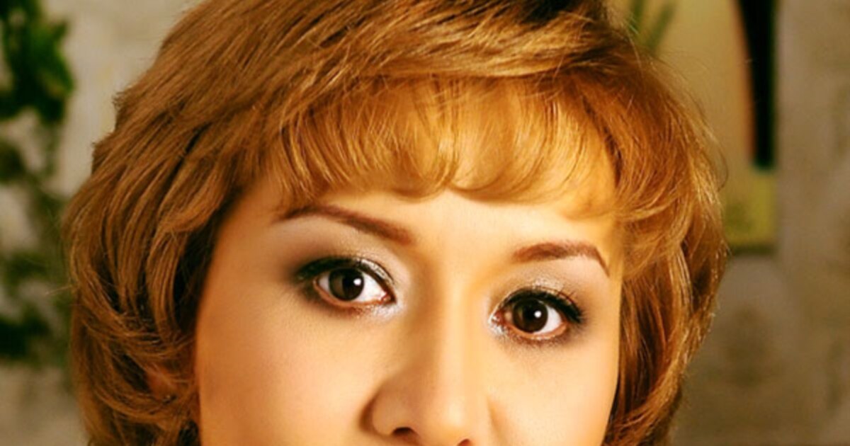 Бұл фотода шынымен жалаңаш отбасы бейнеленген.