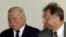 Lech Walesa (left) with former Solidarity activist Bogdan Lis
