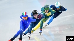 Қазақстан құрамасының мүшесі Денис Никиша (соңында) олимпиадада. Милан. 10 ақпан. 2026 жыл.