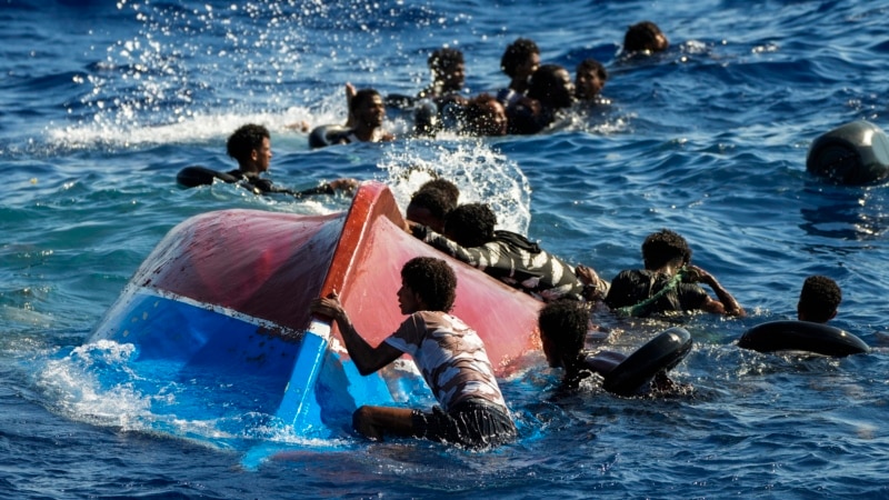 У берегов Мавритании затонула лодка с мигрантами, погибли 89 человек