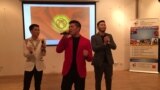 Мирбек Атабеков, Омар жана Арсен &quot;Кыргызстаным&quot; деп ырдап &nbsp;жатышат.