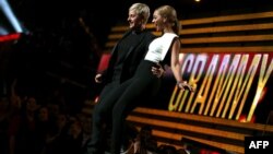 «بیانسه» در کنار «الن»، در مراسم گرمی سال ۲۰۱۳