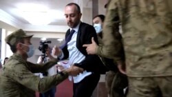 Bătaie cu repetiție între parlamentarii din Armenia