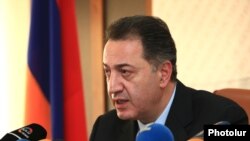 Armenia -- Minister of Economy Karen Chshmaritian at a press conference. Yerevan, 26Dec2014.