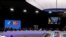 Volodimir Zelenszkij ukrán elnök beszél videokapcsolaton keresztül a NATO-csúcstalálkozón Madridban 2022. június 29-én