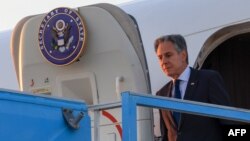 US Secretary of State Antony Blinken disembarks in Tel Aviv on August 18. 