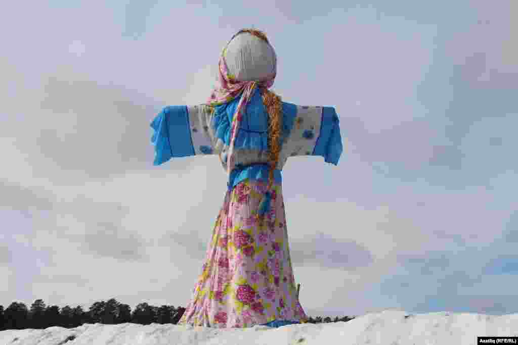 Май чабу бәйрәменең карачкысы яндырылуны көтә