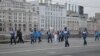 Из-за эстафеты с раннего утра в центре города были перекрыты десятки улиц и набережных