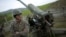 Военнослужащий артиллерийского подразделения Армии обороны Нагорного Карабаха возле Мартуни, 7 апреля 2016 г․