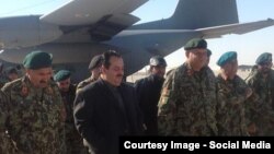 د افغان دفاع وزارت مرستیال عبدالجبار قهرمان د لوړو پوړو چارواکو په بدرګه کې روان دی