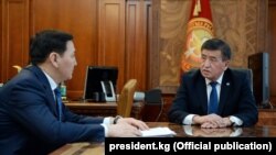 Сооронбай Жээнбеков менен Абдил Сегизбаев.