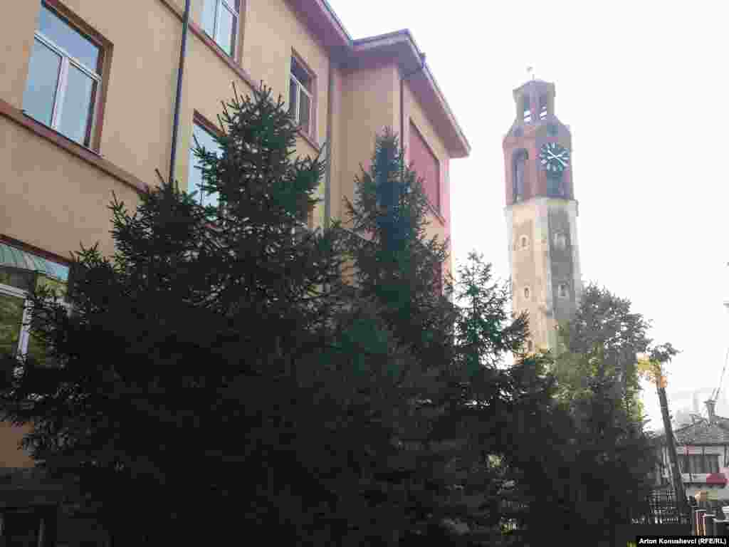 Часовая башня 19-го века в Приштине.