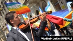 Šetnja nevladinih organizacija na Međunarodni dan parade, Beograd, juni 2013.