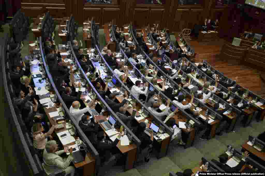 КОСОВО - Собранието на Косово не ја поддржа резолуцијата со која се повикува косовската Влада да го спроведе вашингтонскиот Договор постигнат на 4 септември 2020 година во Белата куќа.