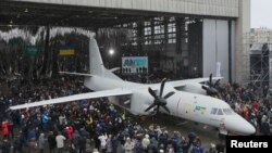 Презентація нового транспортного літака Ан-132D у Києві