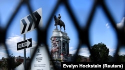 Eltávolították az USA egyik legnagyobb konföderációs szobrát