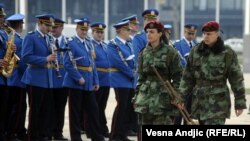 Vojska Srbije, ilustracija za temu o diskriminaciji i ljudskim pravima u Vojsci, april 2011