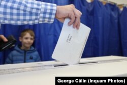 Vot în primul tur al alegerilor prezidențiale din România, 4 mai 2025.