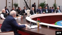Аляксандар Лукашэнка і лідэры Індыі, Ірану і Казахстану падчас дыскусіі ў рамках ШАС. Бішкек, 1 верасьня 2026 году
