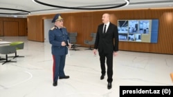 Prezident İlham Əliyev Dövlət Gömrük Komitəsinin yeni inzibati binasının açılışında.