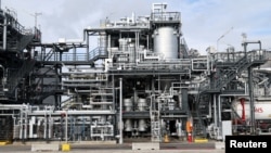 O imagine a fabricii ReOil a grupului austriac OMV, specializat în petrol, gaze și produse chimice, din Schwechat.