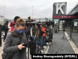 Журналисты в ожидании Алексея Навального