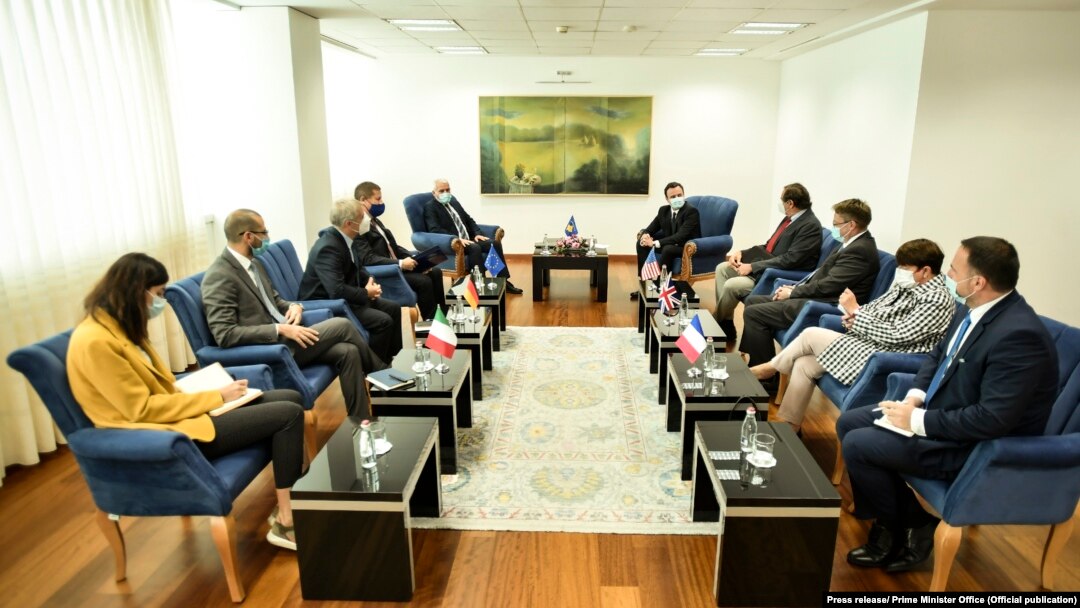 Sastanak premijera Kosova Aljbina Kurtija sa ambasadorima zemalja Kvinte i šefom Kancelarije Evropske unije na Kosovu, 21. septembra 2021.