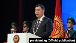 Президент Садыр Жапаров выступает на церемонии инаугурации. 28 января 2021 года. 