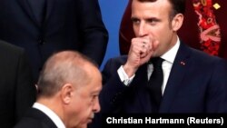 Președintele Franței, Emmanuel Macron, și președintele Turciei, Recep Tayyip Erdogan