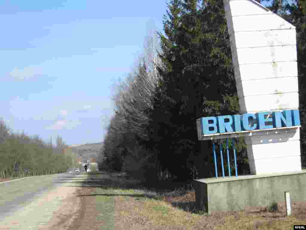 Moldova - (1) Briceni, election campaign in a village, March19 - Briceni, election campaign in a village, March19