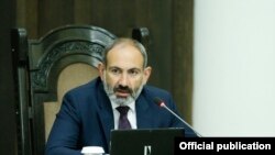 Armenia - Prime Minister Nikol Pashinian chairs a cabinet meeting in Yerevan, 19 July 2018.