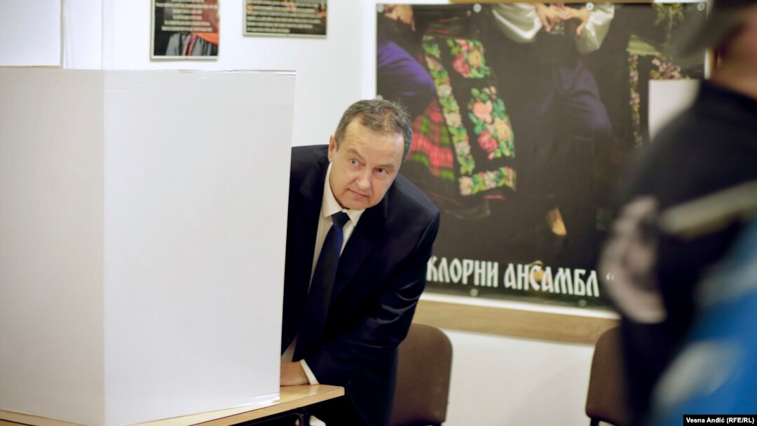 Архивска фотографија - Ивица Дачиќ на гласање на 21 јуни 2020 година.