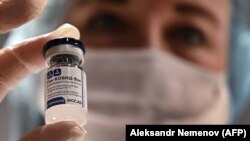 Угорщина – перша країна-член ЄС, яка схвалила використання російської вакцини