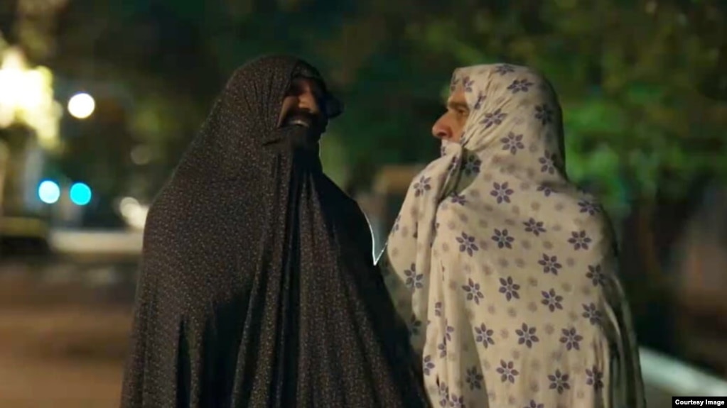 پژمان جمشیدی و بیژن بنفشه‌خواه در فیلم آنتیک (هادی نائیجی- ۱۴۰۳)