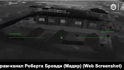 Скріншот із відео СБС України, на якому зафіксовано момент атаки БПЛА по базі плавзасобів 92 бригади річкових катерів в Оленівці
