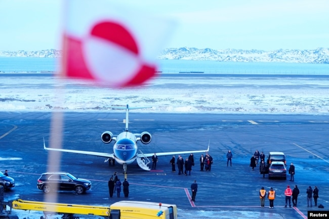 Премьер Дании сегодня прибыла в Гренландию