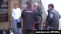 Armenia - Armenian seasonal working migrants at the airport, Yerevan,30Apr,2010