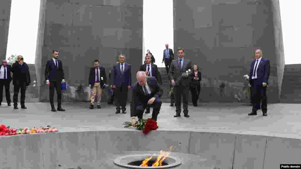 Greek President Konstantinos Tasoulas lays flowers at the eternal flame in the Armenian Genocide Memorial Complex on May 3.