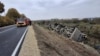 Nesreća u kojoj se autobus prevrnuo u blizini Sremske Mitrovie, na severozapadu Srbije, 17.10.2025. 