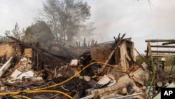 საილუსტრაციო ფოტო. რუსეთის სარაკეტო დარტყმით დანგრეული სახლი ხარკოვის ოლქში