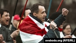 Шэсьце, барабаны і зьнічы. Як прайшоў Дзень Волі ў Вільні. Фотарэпартаж