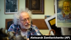 Alekszej Venediktov, az Eho Moszkvi főszerkesztője interjút ad a rádió moszkvai szerkesztőségében 2019. június 10-én