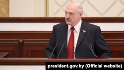 Лукашенко побажав Зеленському «міцного здоров’я і здійснення всіх планів»