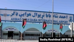 فرودگاه شهر قندهار نیز هدف حمله موشکی طالبان قرار گرفته است